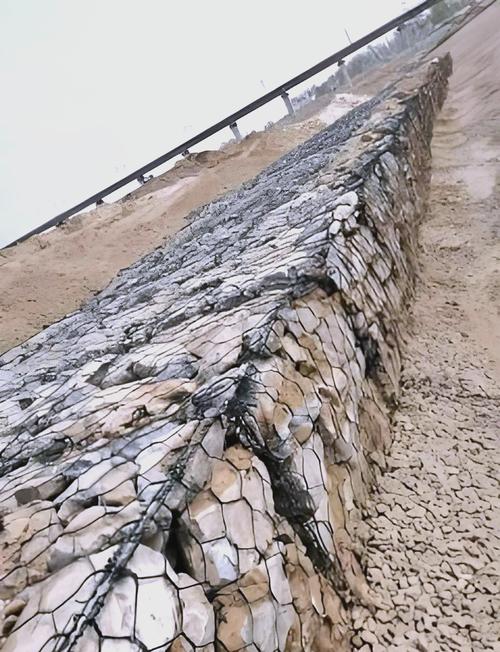 多家边坡防护网石笼网生产厂家介绍及分析